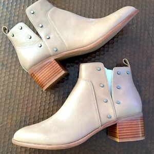 Franco Sarto Richland Block-Heel Booties, NWOB, Size 9.5, Dover Taupe Leather